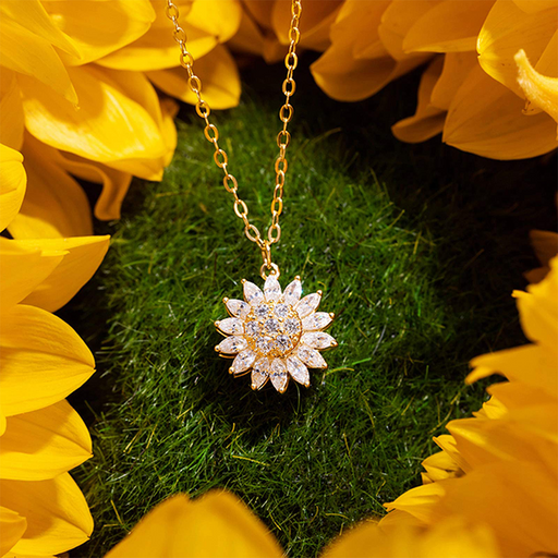Brilla con la fuerza del sol: Un accesorio que ilumina cada mirada hacia ti.